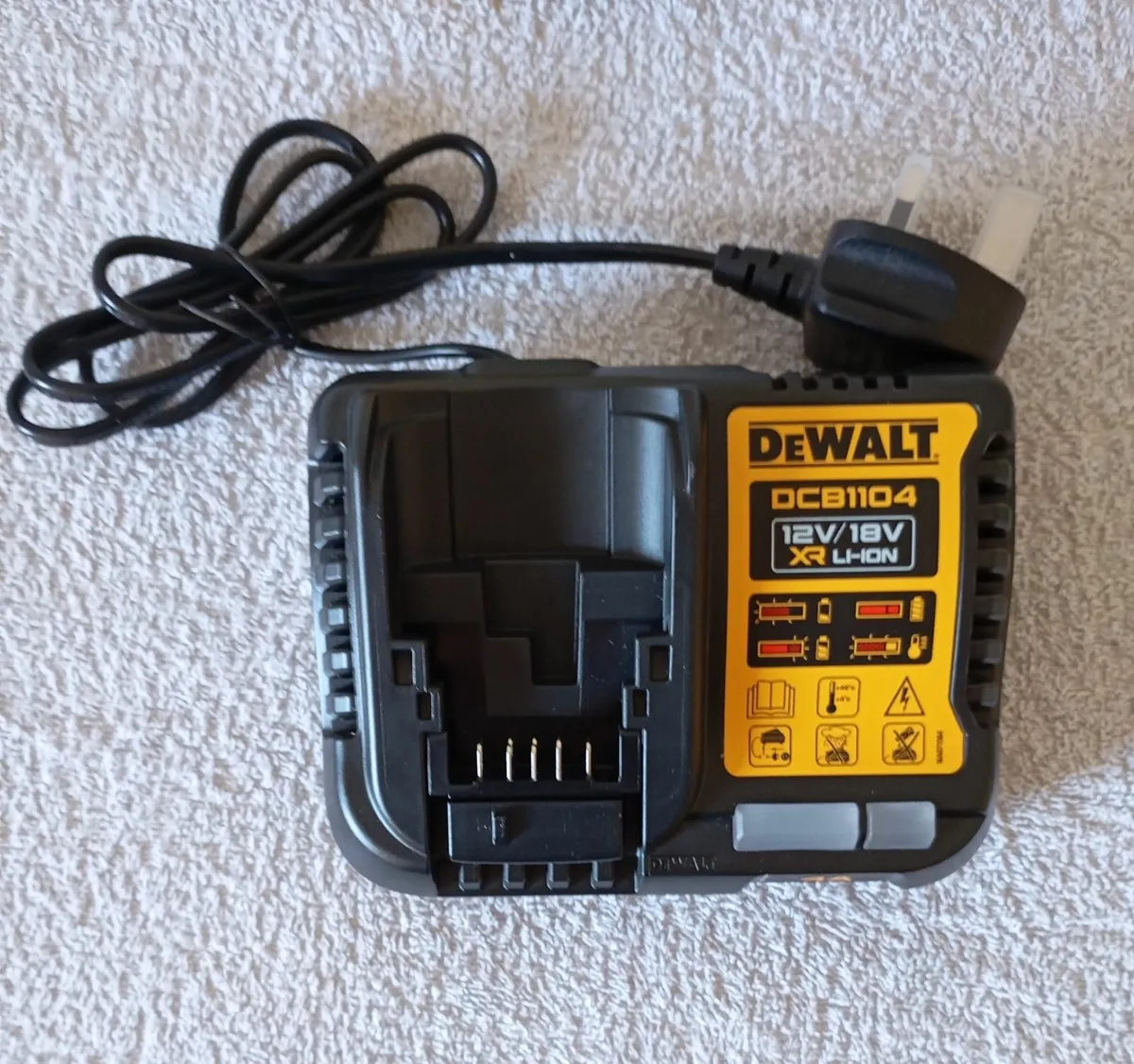 DeWalt Batteries & Charger (New) - Image 3
