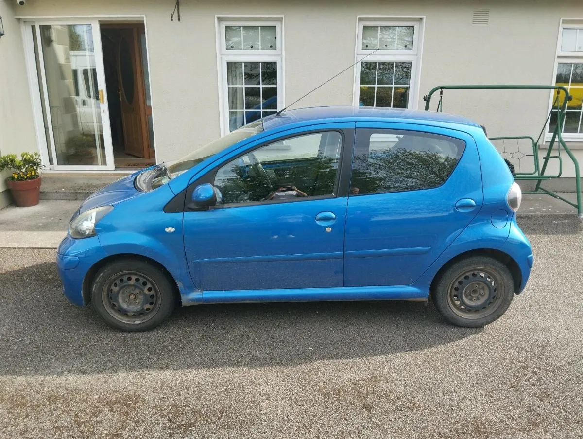 Car - Image 2