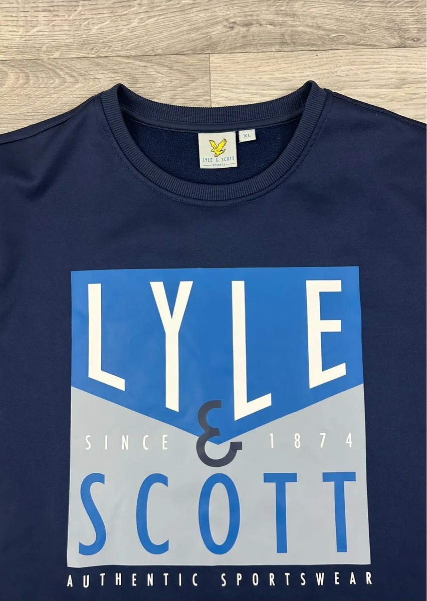 Lyle & Scott Sport Performance Golf Sweatshirt XL - Image 3