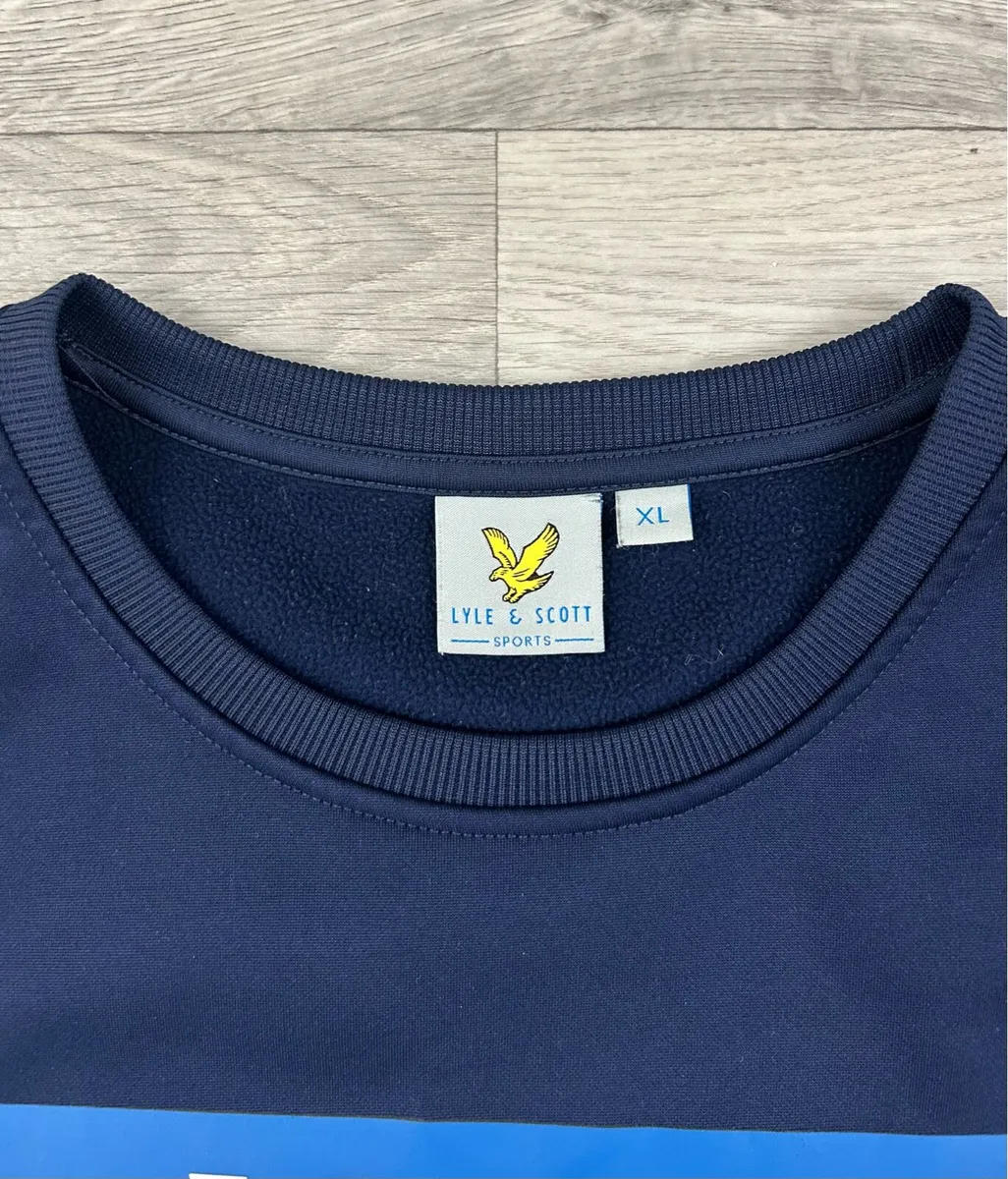 Lyle & Scott Sport Performance Golf Sweatshirt XL - Image 4