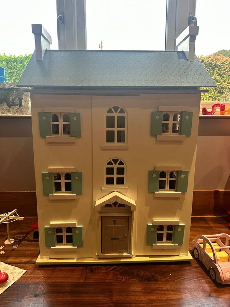 Le Toy Van Cherry Tree Hall Dollhouse - Image 3