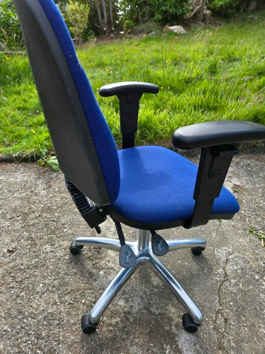 Office chair - Image 3
