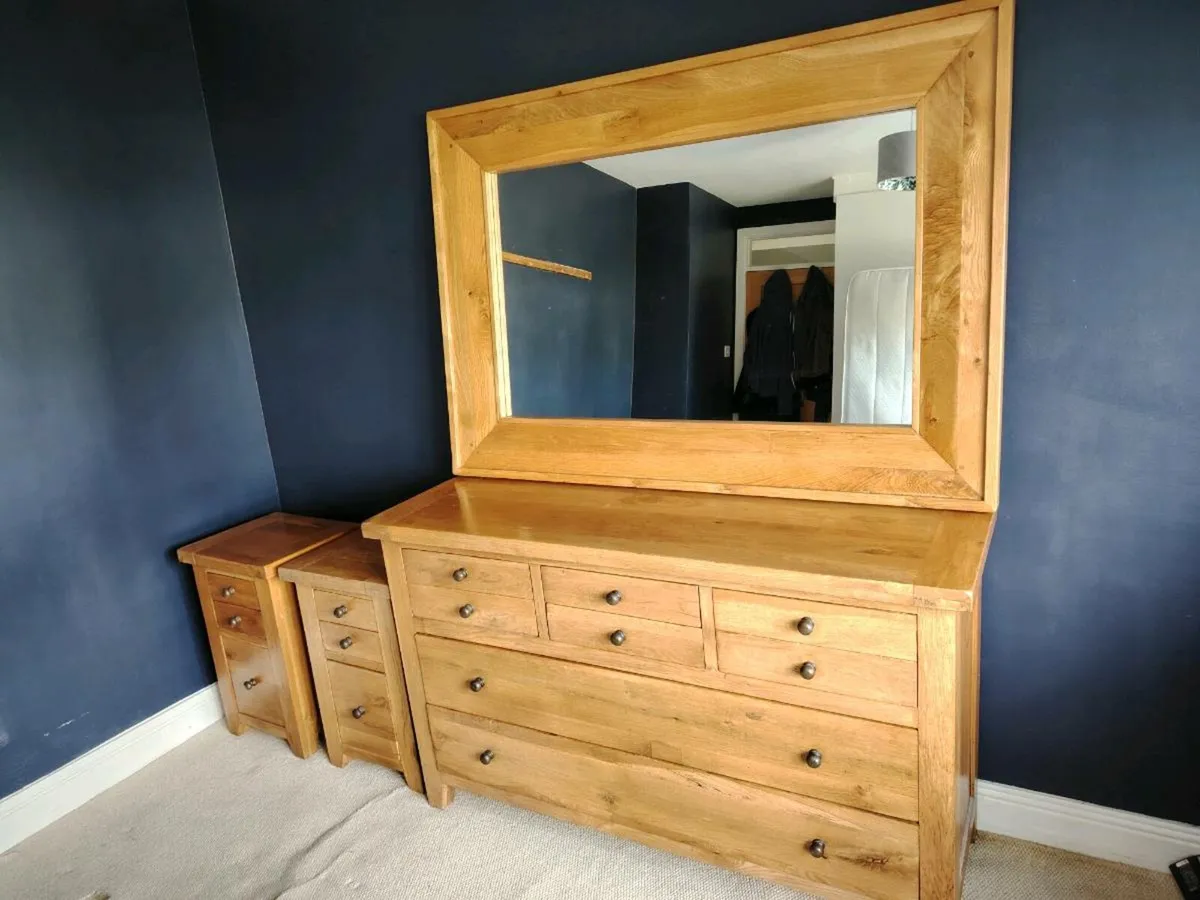 Oak Chest of Drawers - Image 2