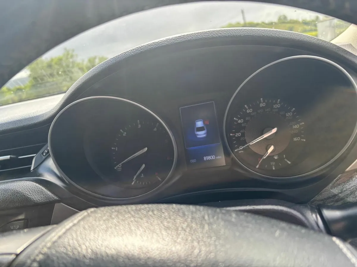 Toyota Avensis 2015 Excel - Image 2