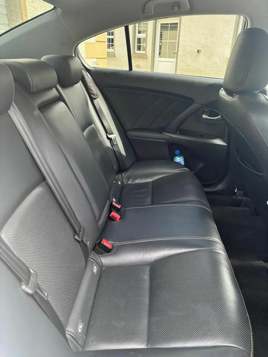 Toyota Avensis 2015 Excel - Image 3
