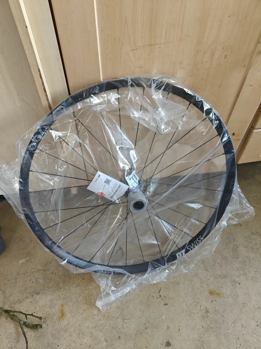 Mtb wheels and droppers and slx cassette - Image 3