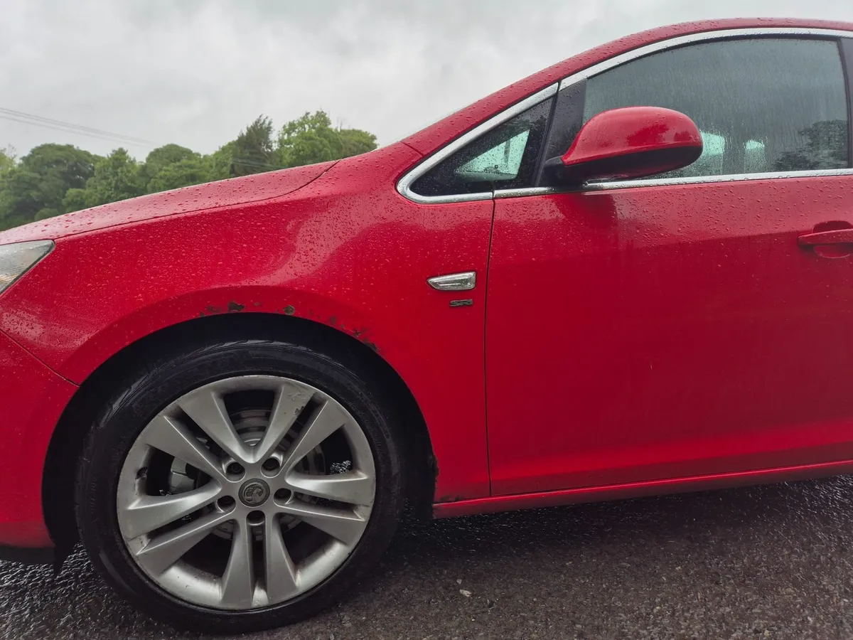 Vauxhall Astra 2011 - Image 2
