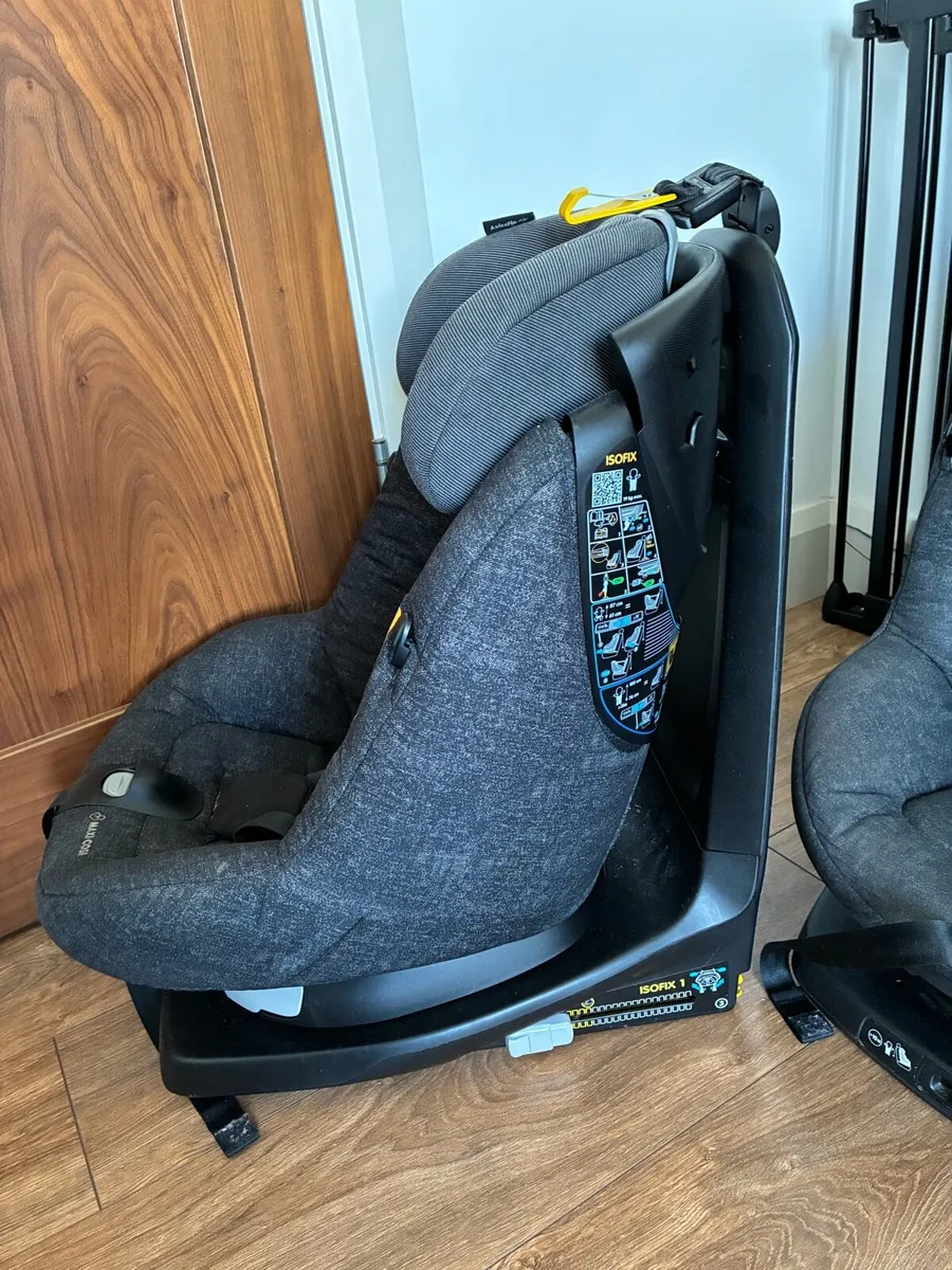 Car seat - Image 2
