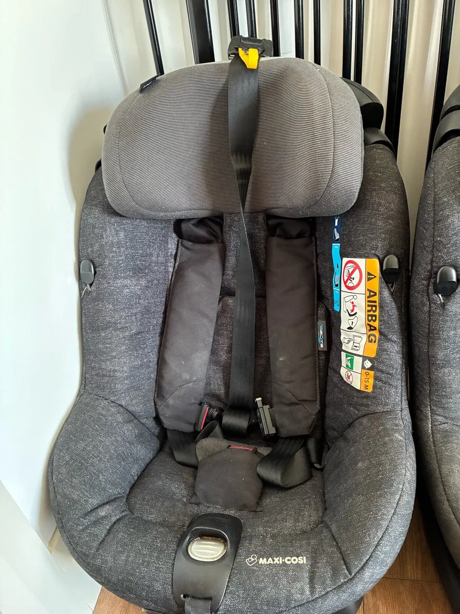 Car seat - Image 1