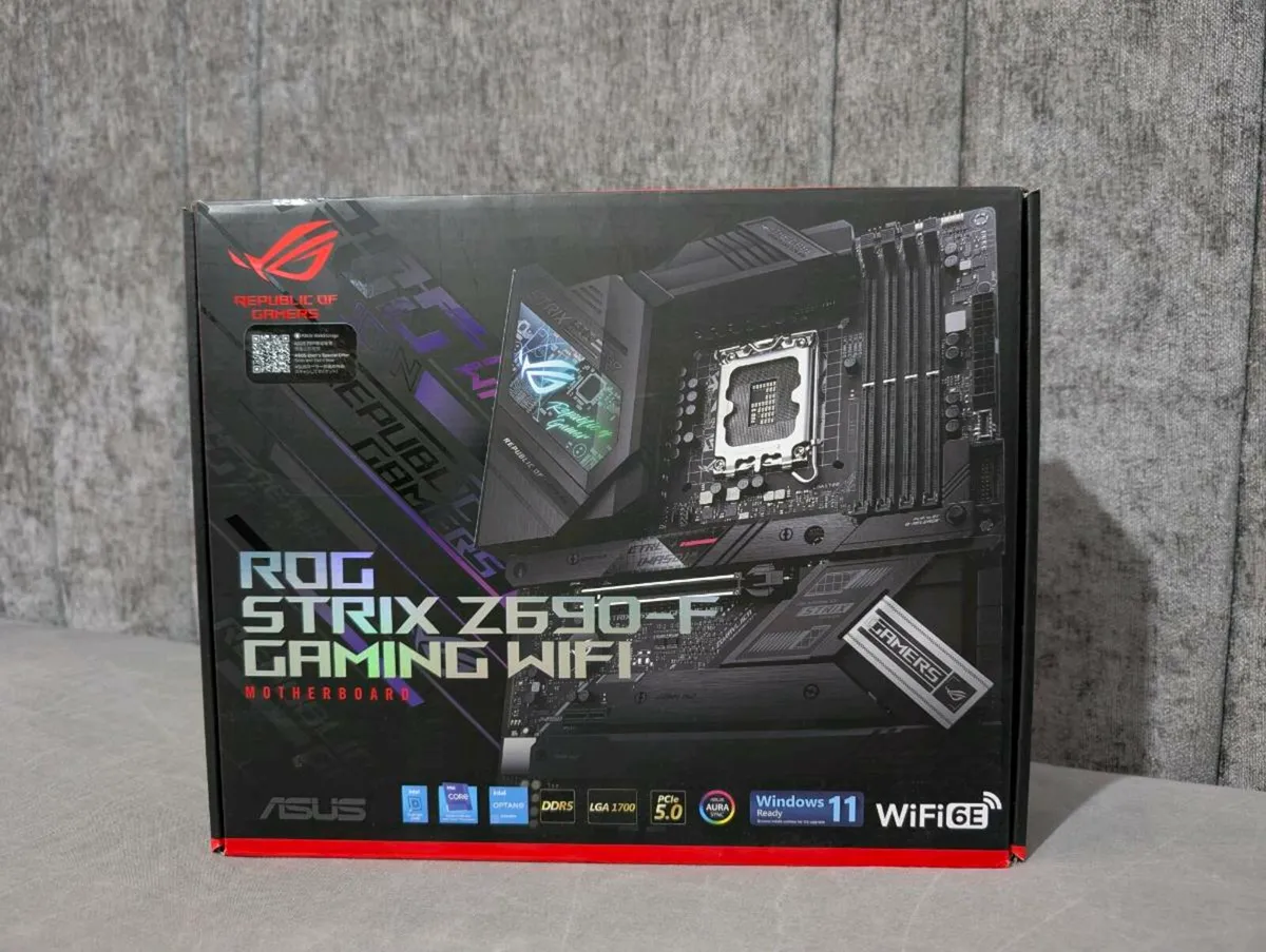 ASUS ROG STRIX Z690 F - Image 1