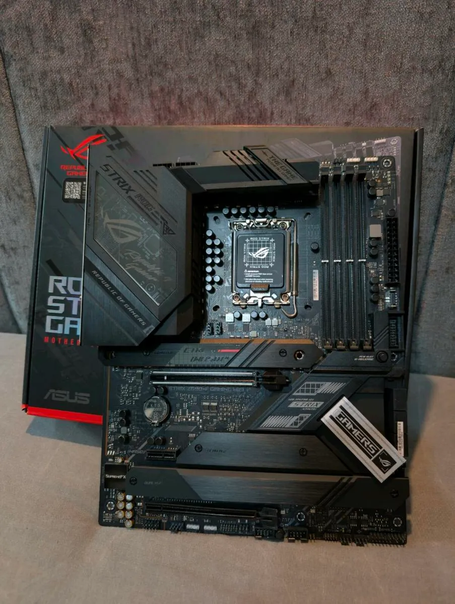 ASUS ROG STRIX Z690 F - Image 2