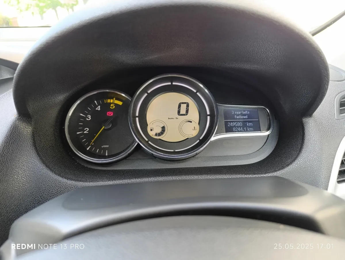 Renault Megane 2009 - Image 1