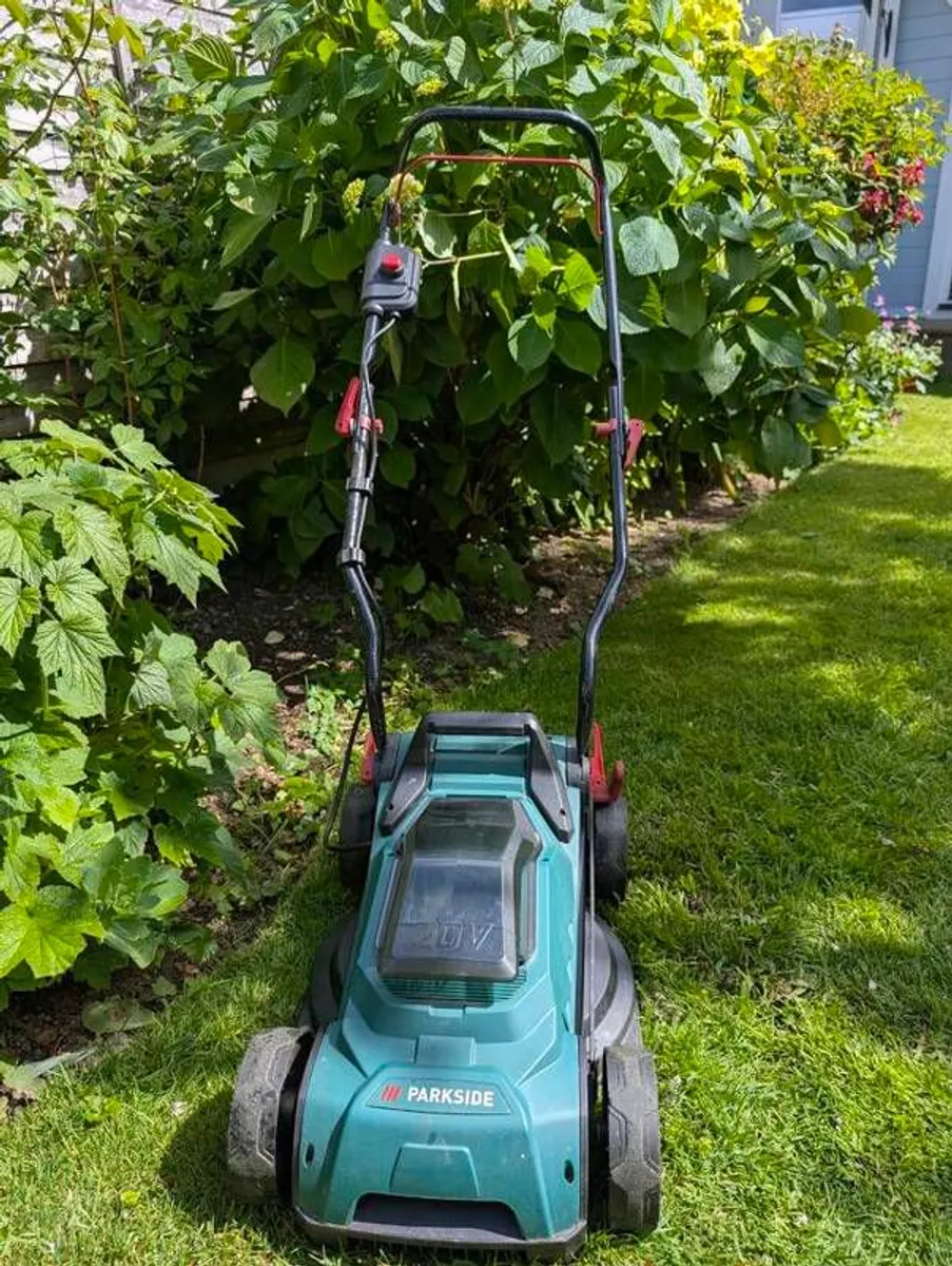 Electric Cordless LAWNMOWER - Image 3