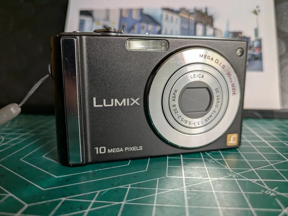 Panasonic Lumix FS20 - Leica lens 10MP CCD camera - Image 3