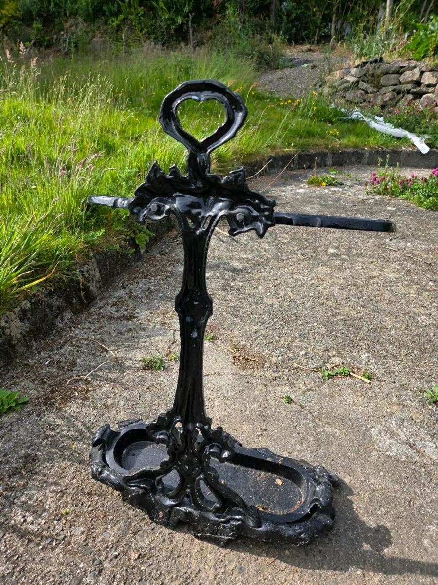 Vintage cast iron umbrella stand - Image 2