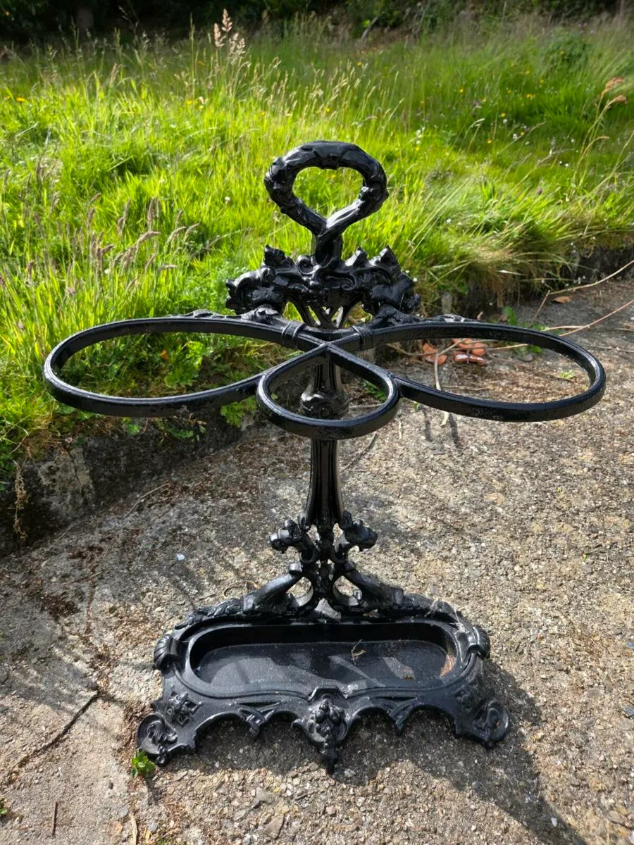Vintage cast iron umbrella stand - Image 4