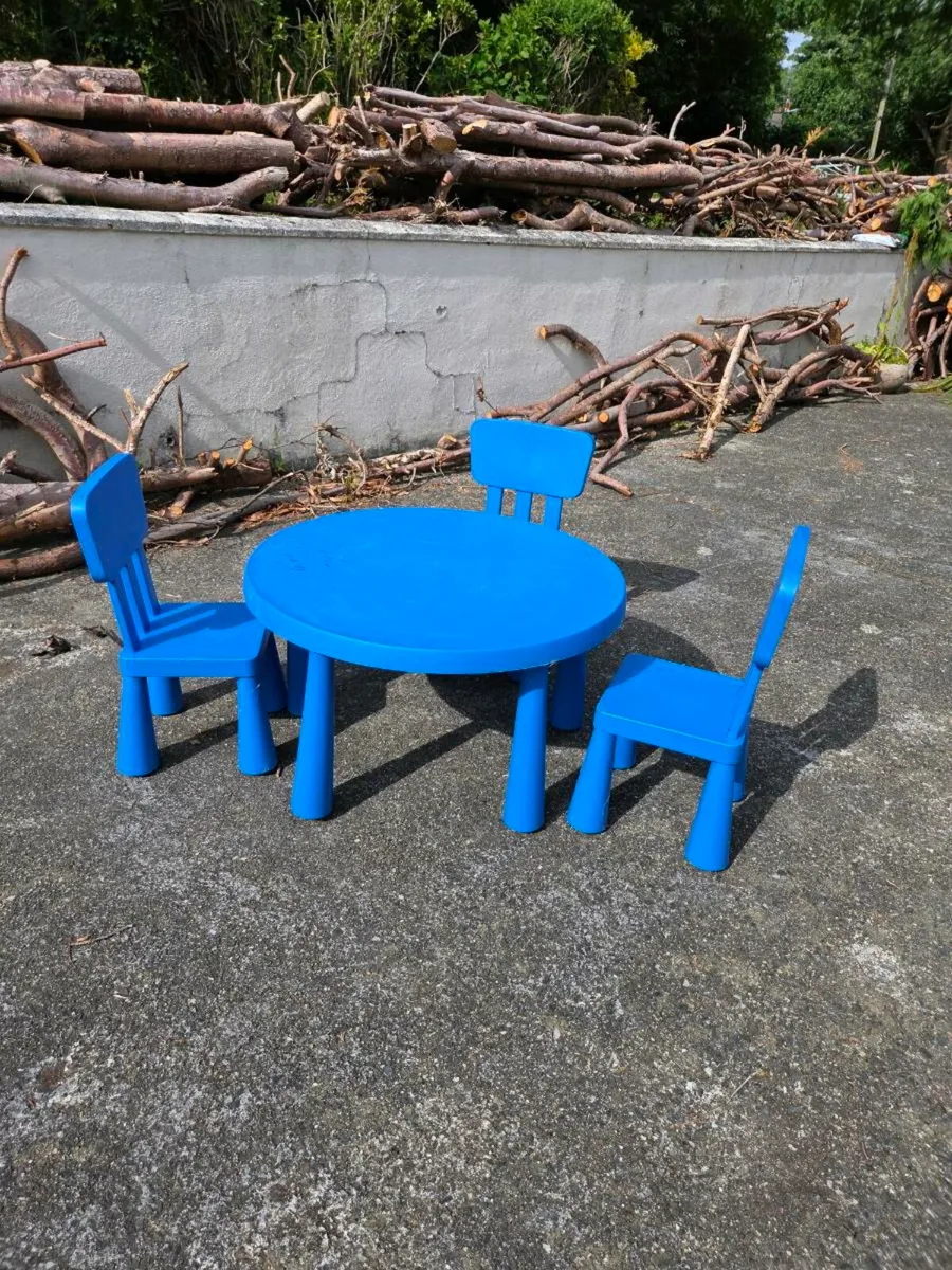 Children's table and 3 chairs - Image 3