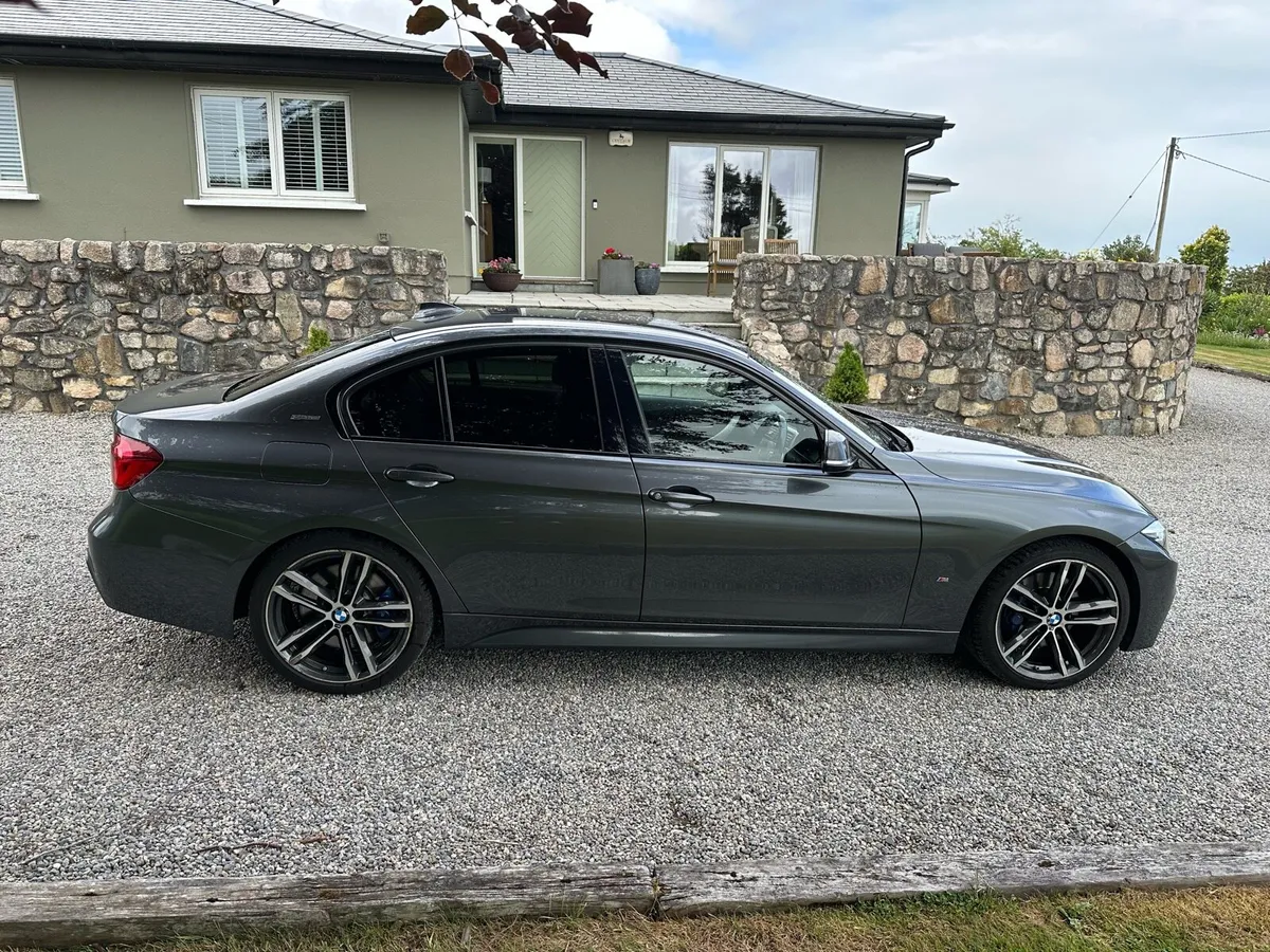 BMW 3 Series 330e Shadow Edition 2018 - Image 4