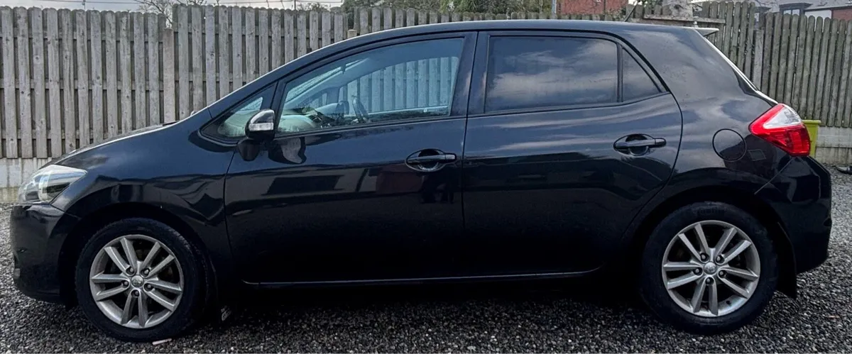 Toyota Auris 1.4 Diesel 120,000kms - Image 4