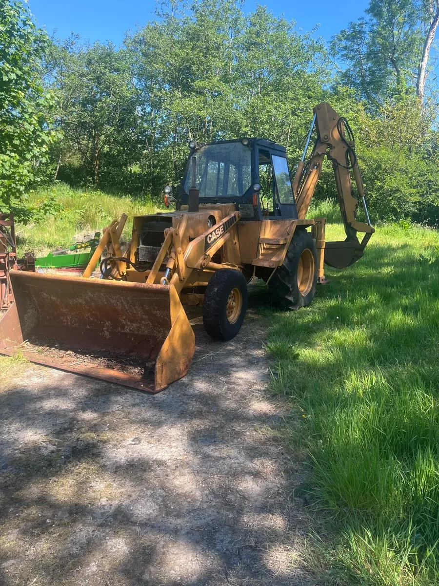 Case 580E backhoe - Image 2