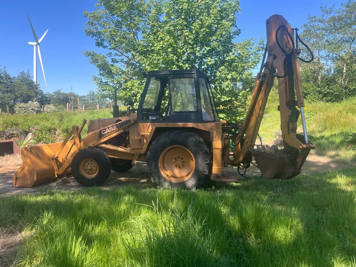Case 580E backhoe - Image 4
