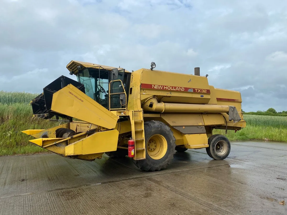 New Holland TX32 - Image 2