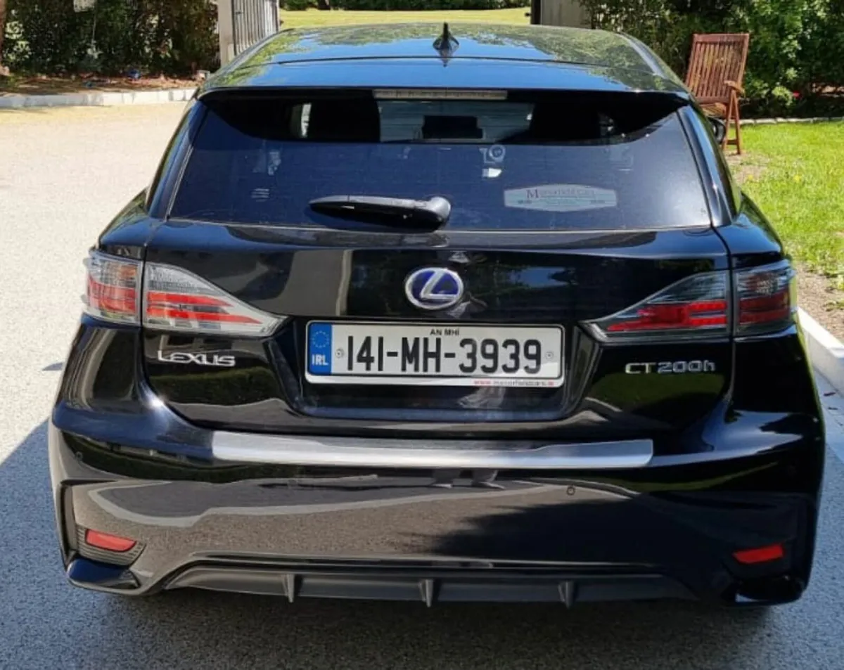 Lexus CT 2014 - Image 2