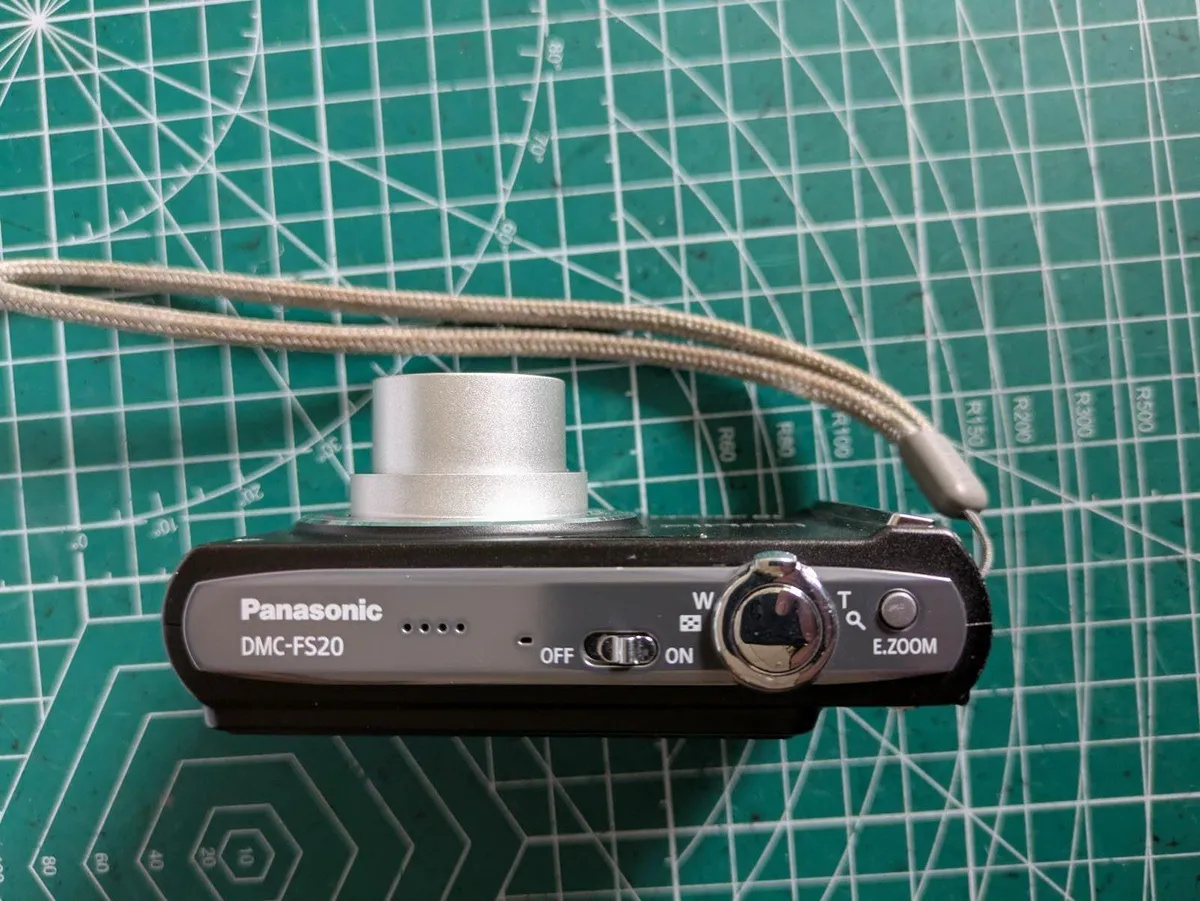 Panasonic Lumix FS20 - Leica lens 10MP CCD camera - Image 4