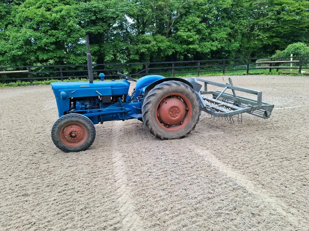 Fordson Super Dexta - Image 2