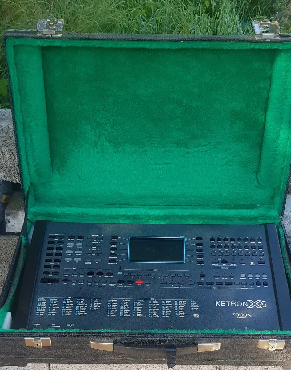 Ketron x4 - Image 2