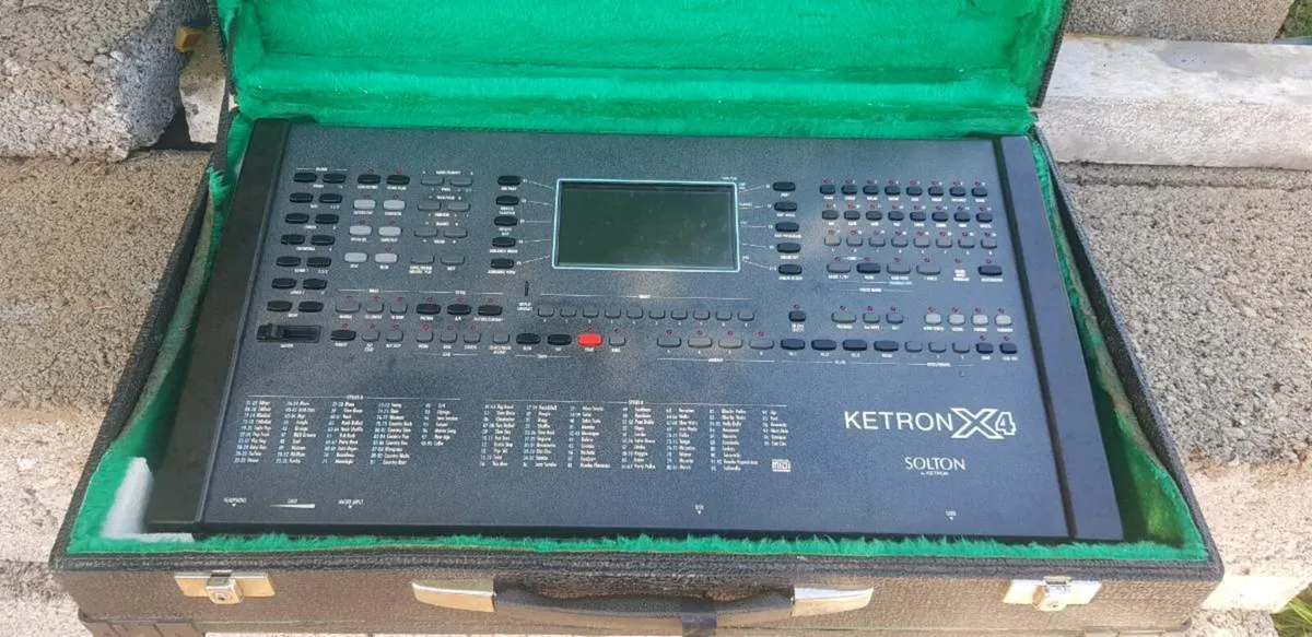 Ketron x4 - Image 3