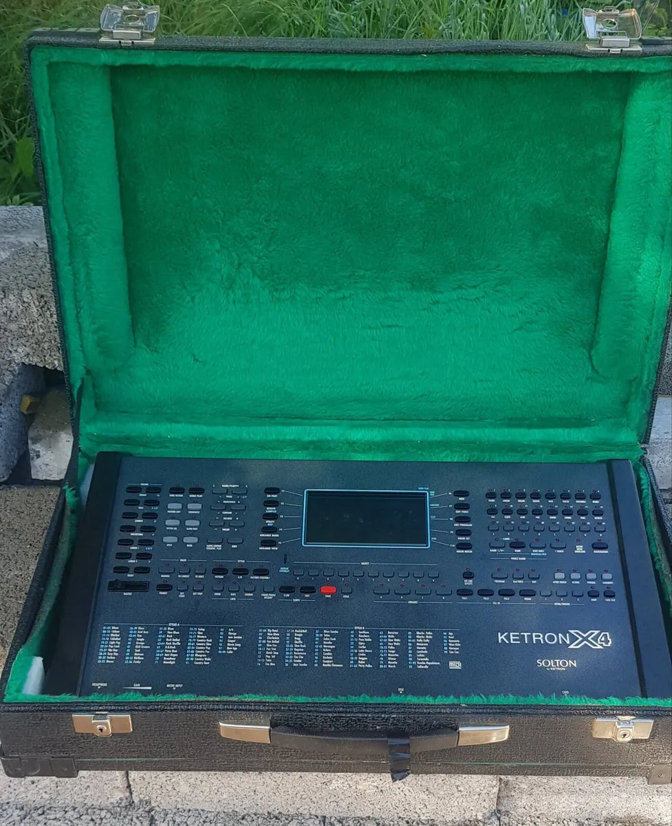 Ketron x4 - Image 4