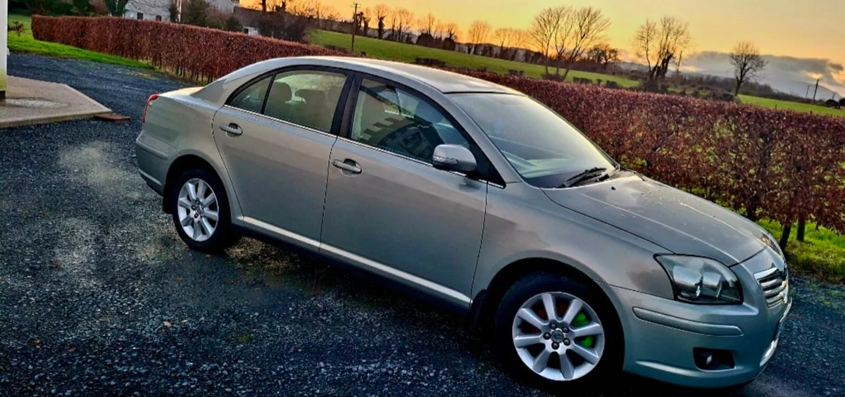 Tayota Avensis - Image 2