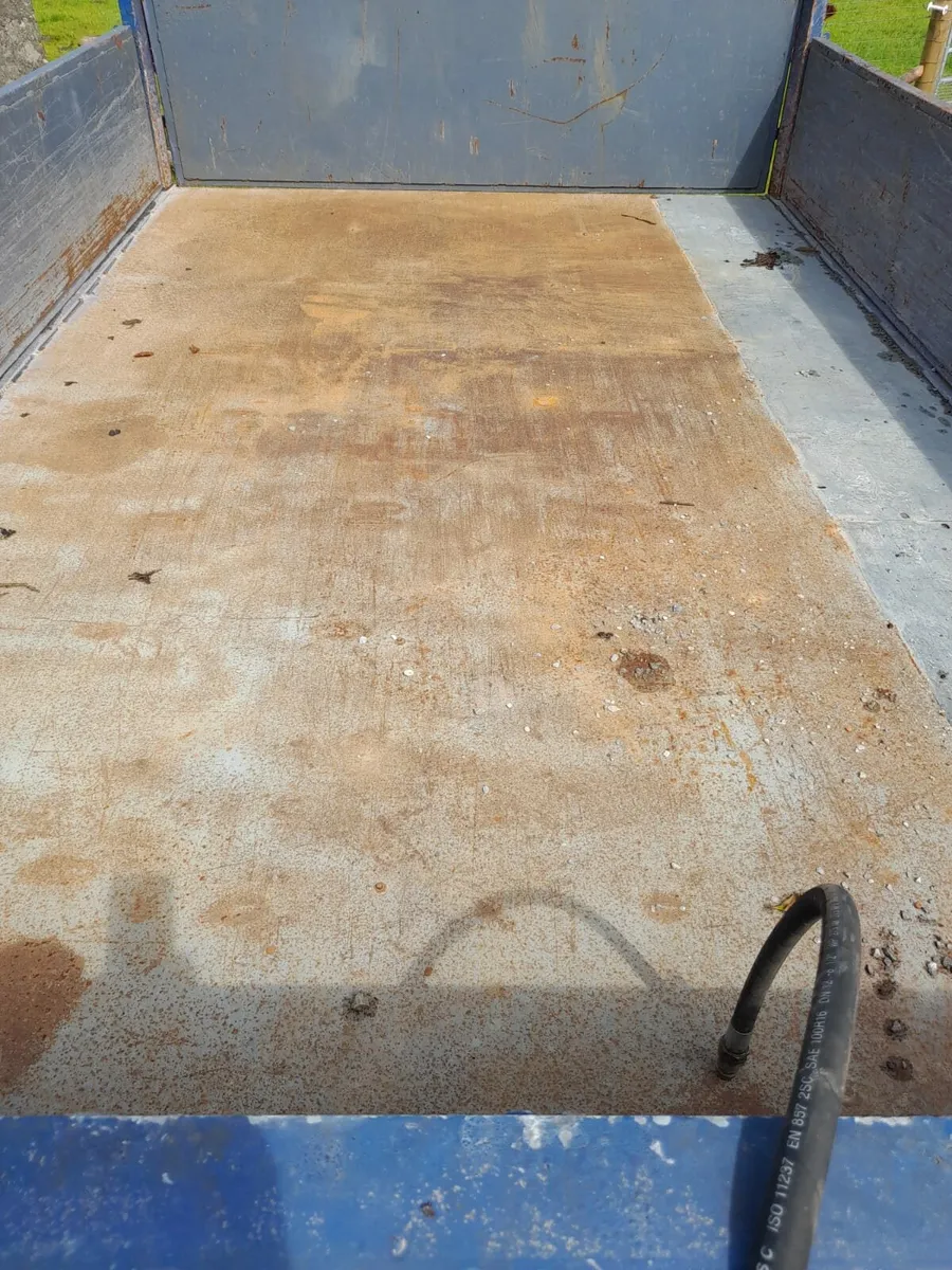 Tipping trailer - Image 3