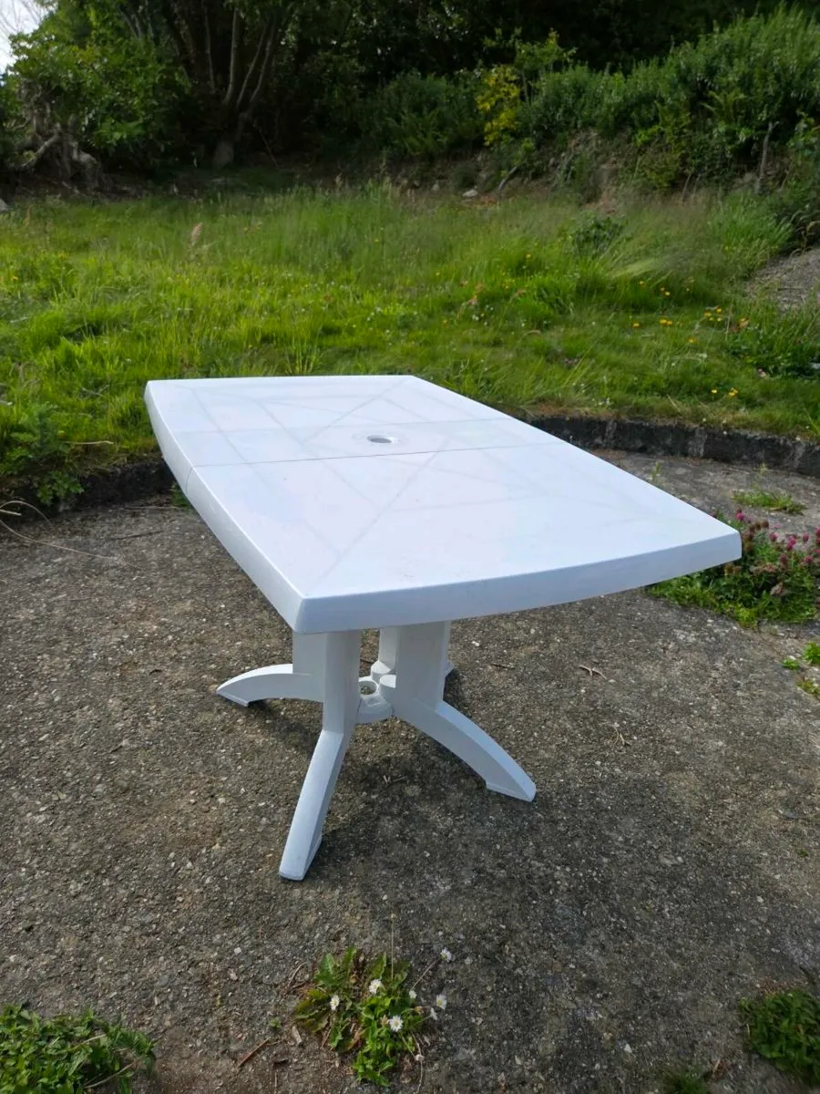 Foldable outdoor table with 5 chairs - Image 3