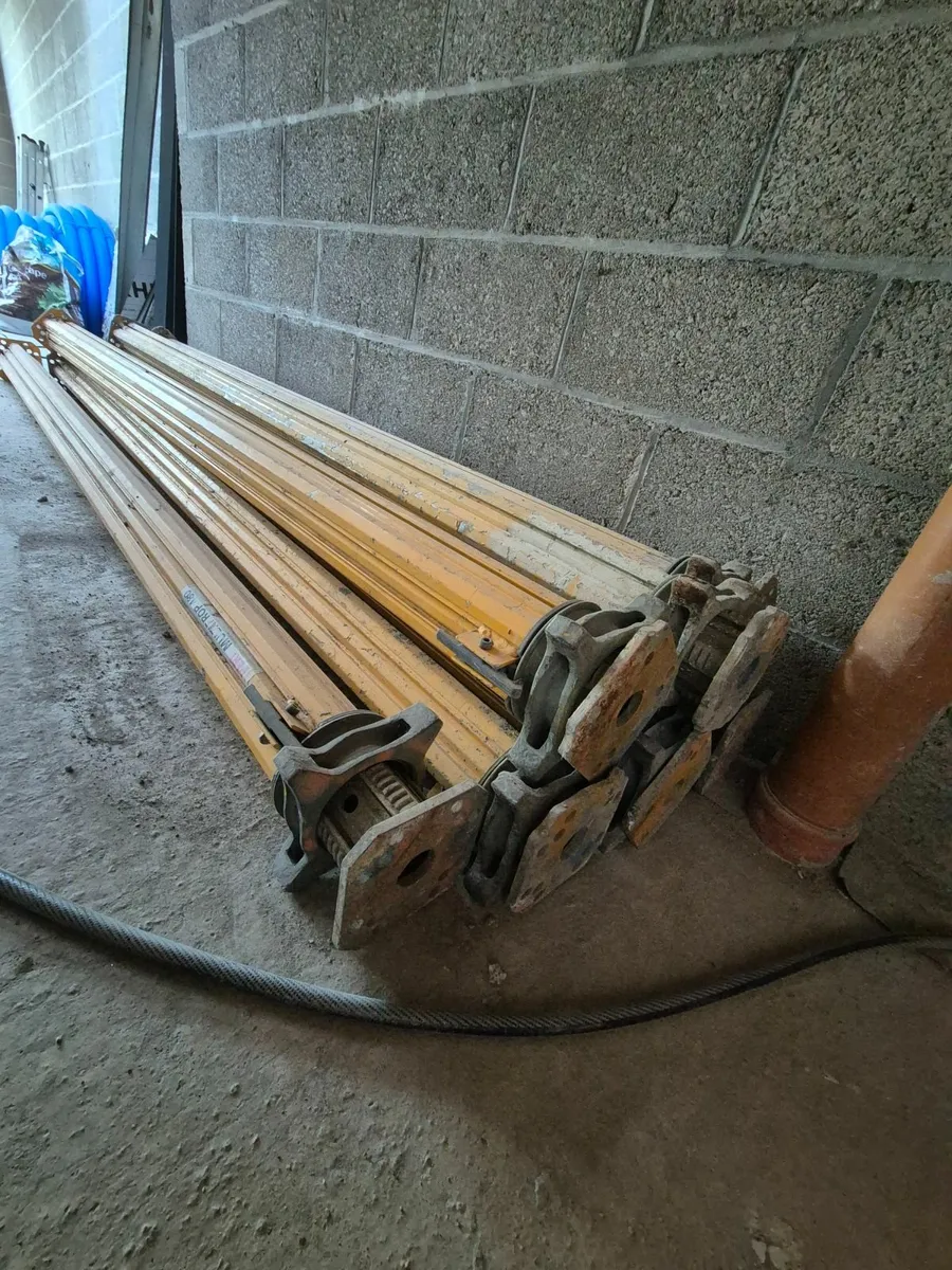 Props - Actavo 4.8m construction props - Image 1