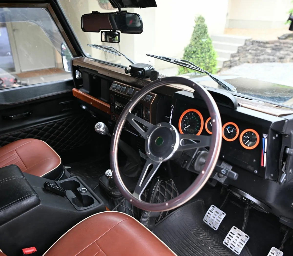 Land Rover Defender 2003 - Image 4
