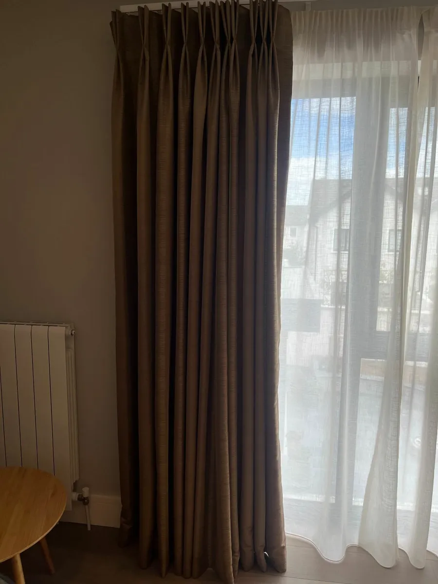 Curtains for sale (Floor to ceiling length) - Image 2