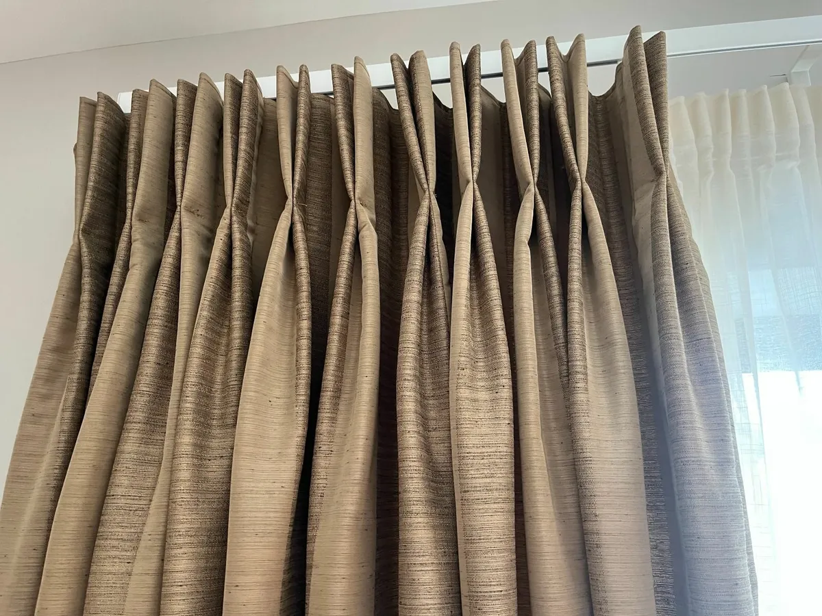 Curtains for sale (Floor to ceiling length) - Image 3