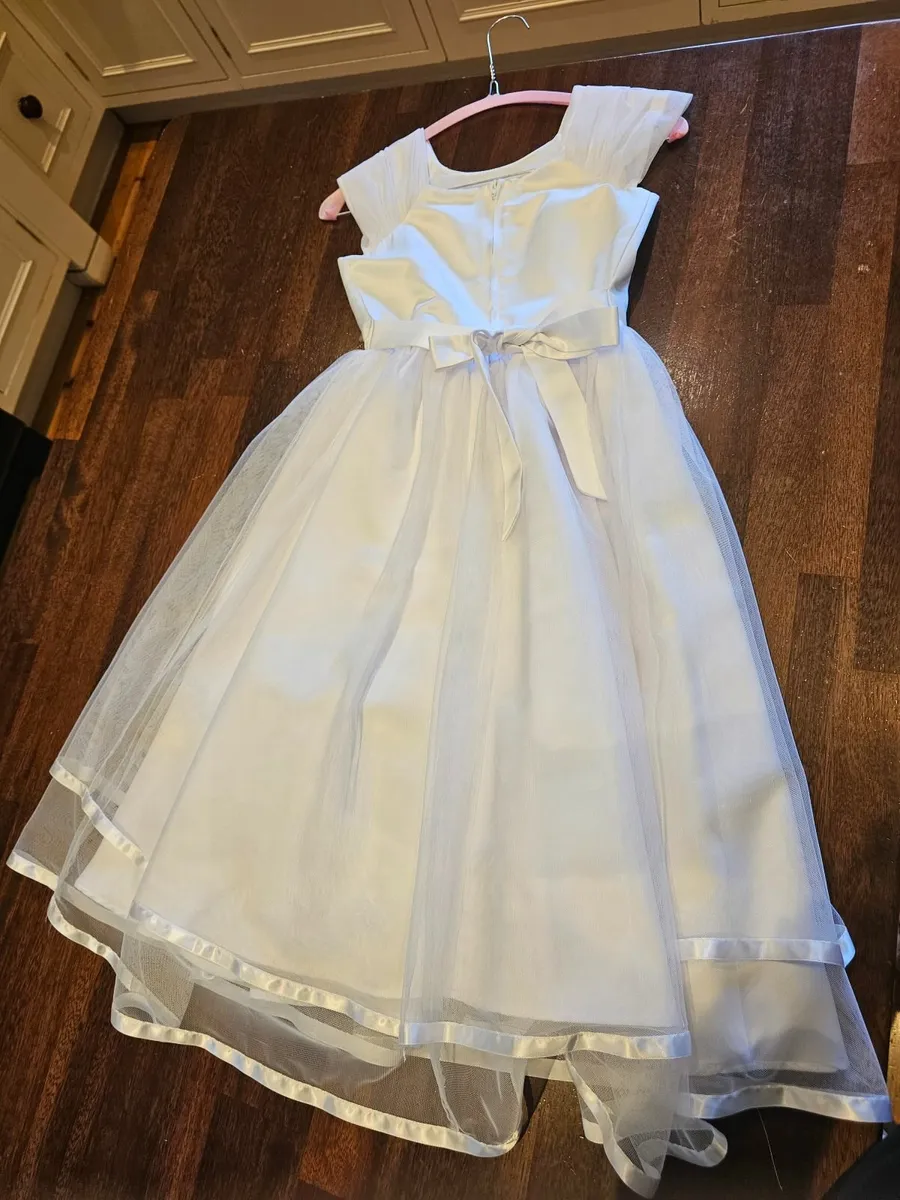 Brand new  Communion dress and accessories - Image 3