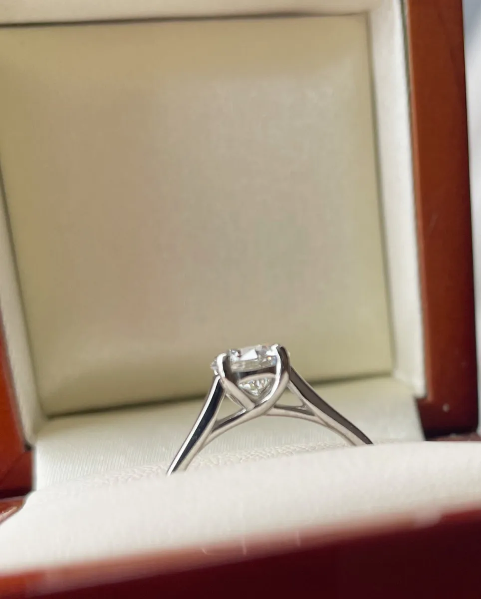 Platinum Diamond Ring - Image 2