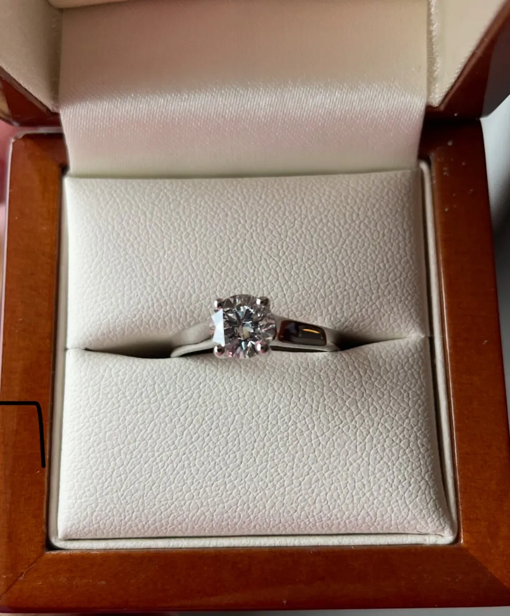 Platinum Diamond Ring - Image 3