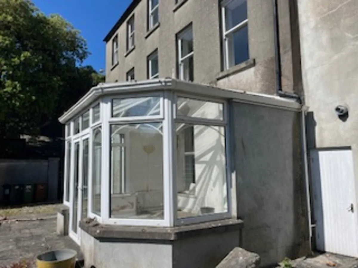 Conservatory 17ft x 15ft - Image 1
