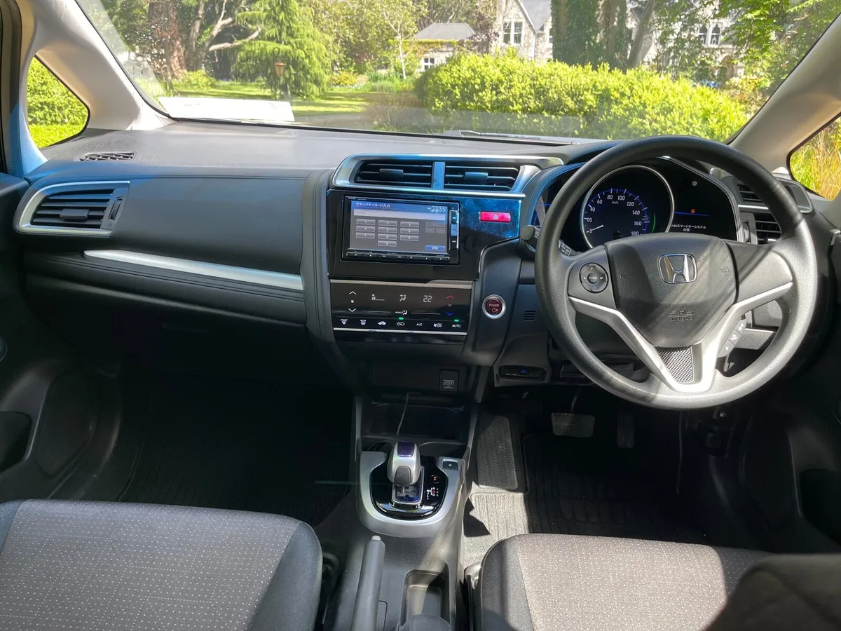 Honda Fit Hybrid - Image 2