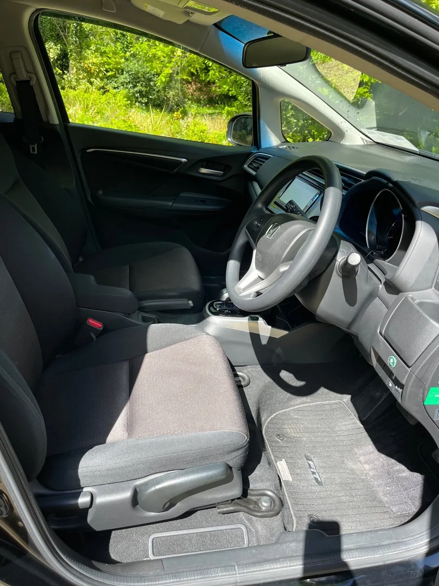 Honda Fit Hybrid - Image 3