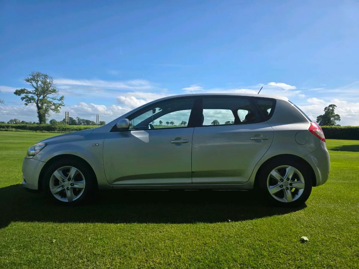 KIA ceed ( 1.6 diesel ) - Image 3