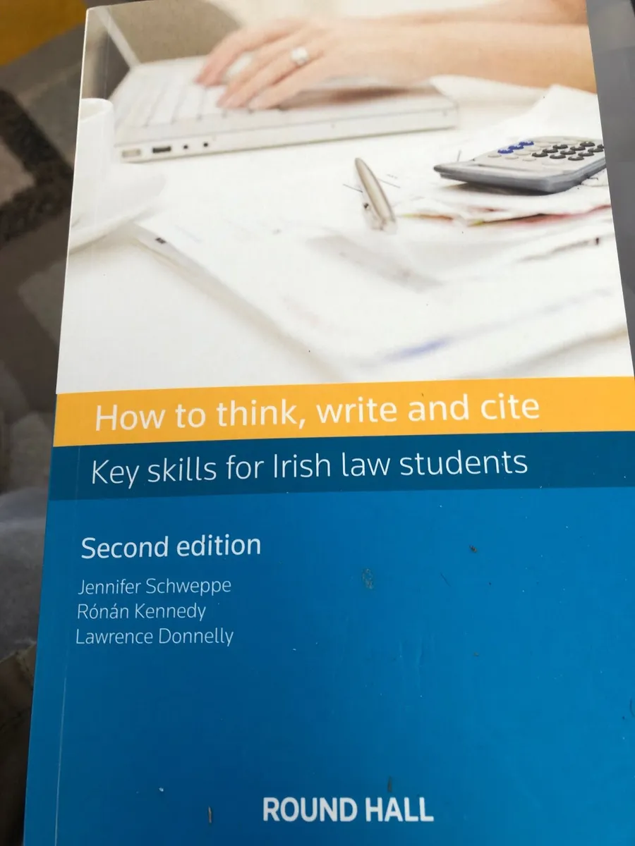 Law and accounting book - Image 1