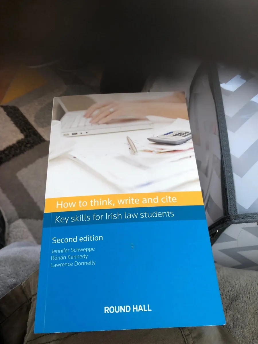 Law and accounting book - Image 2