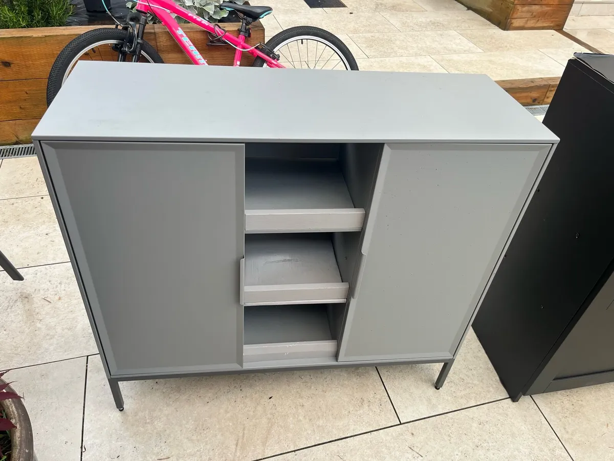 Cabinet - Image 1