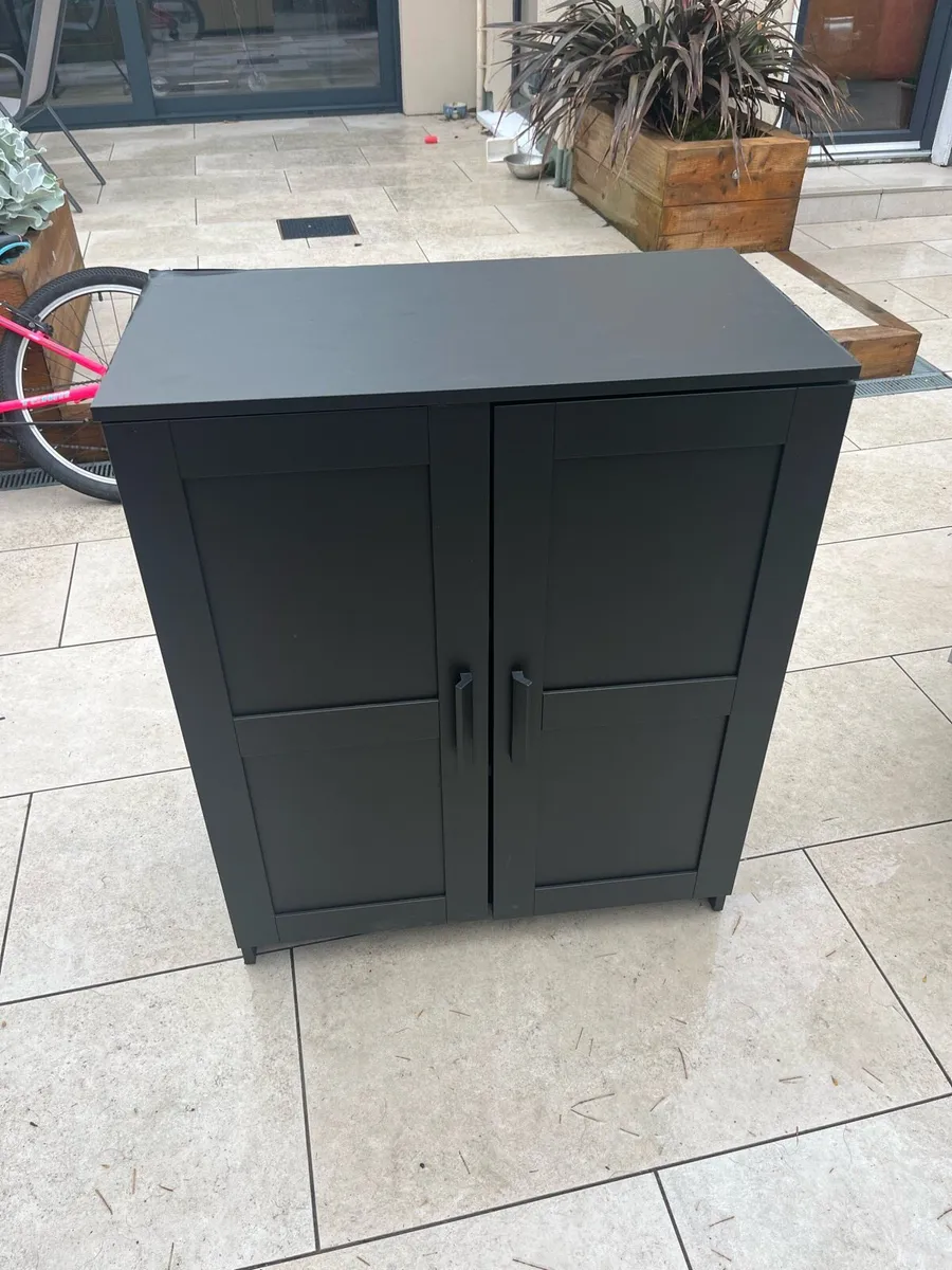 Cabinet - Image 1